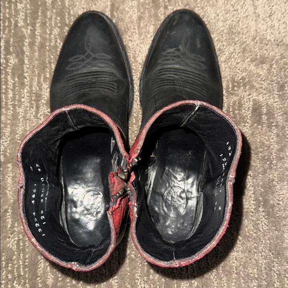 These boots were made for walkin’!  Sweet Ash ankle cowboy boots. Size 37 or 7 - Picture 5 of 8